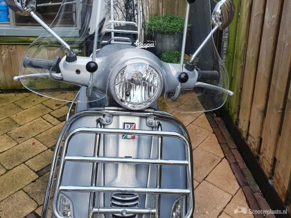 Vespa LX 50 zilver